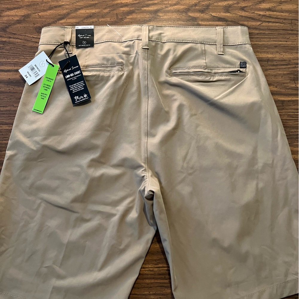 BRAND NEW men’s khaki Cargo shorts. Lightweight, versatile stretchy material
